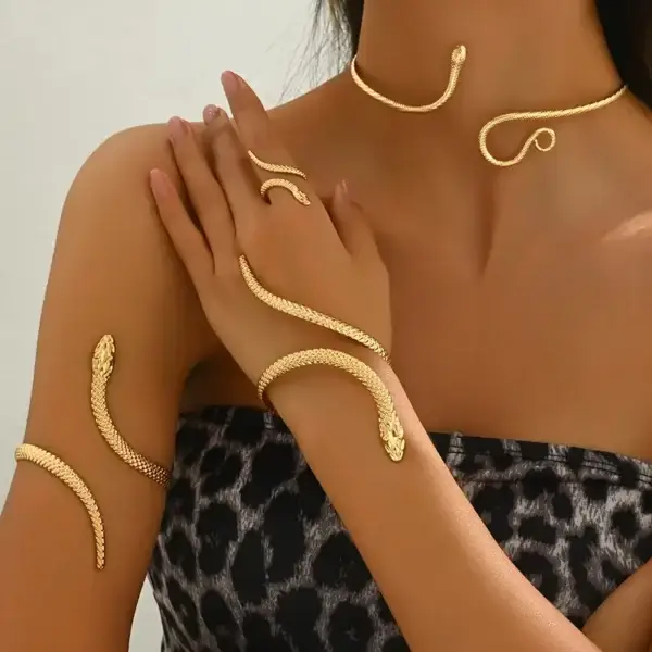 4PCS Snake Accessories